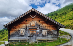 Shed: Abandoned shed in the Austrian Alps.