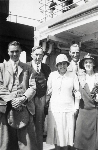 Vintage People on a cruise shi