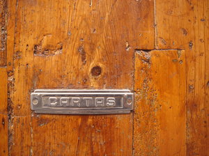Mailbox: Mailbox on an entrance gate, Calle Mayor, Onteniente, Spain