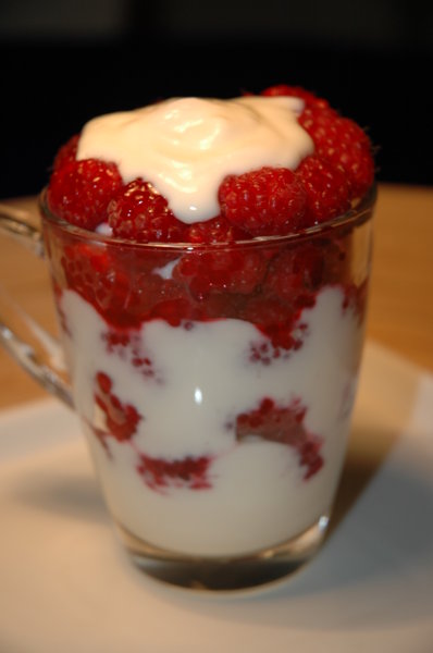 Raspberries dessert 3