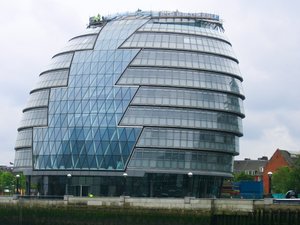 glass building london cityhall