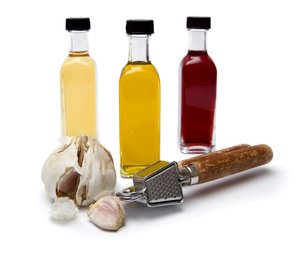 Oil, vinegar and garlic: Oil, vinegar and garlic