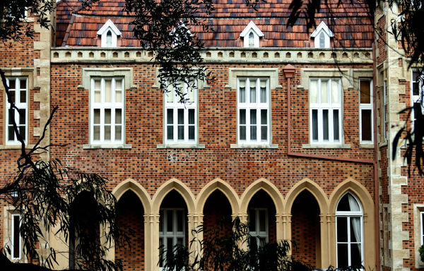 colonial arches