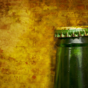 A rusty Heineken: no description