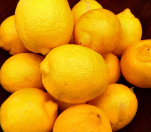bowl of lemons2: bowl with quantity of lemons