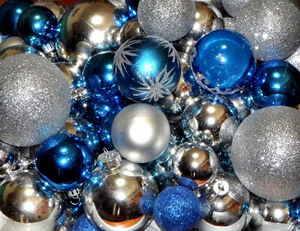 Christmas baubles1
